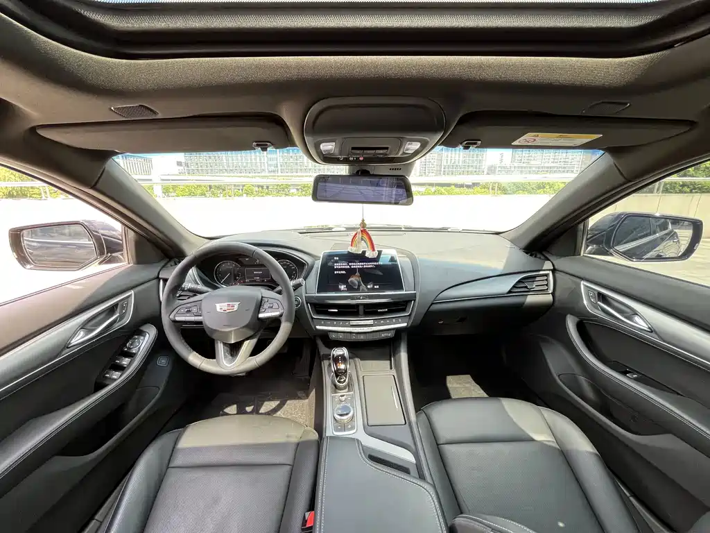Cadillac CT5 — миниатюра 6