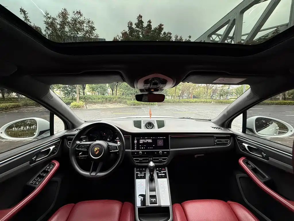 Porsche Macan — миниатюра 11