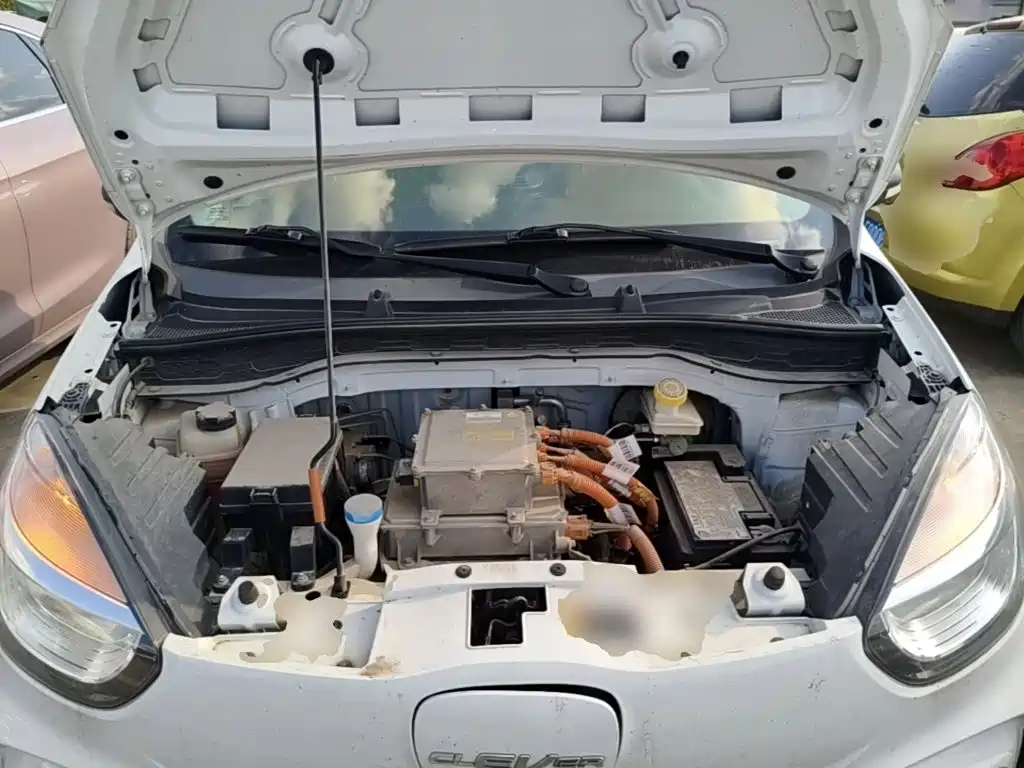 Roewe Clever — миниатюра 20