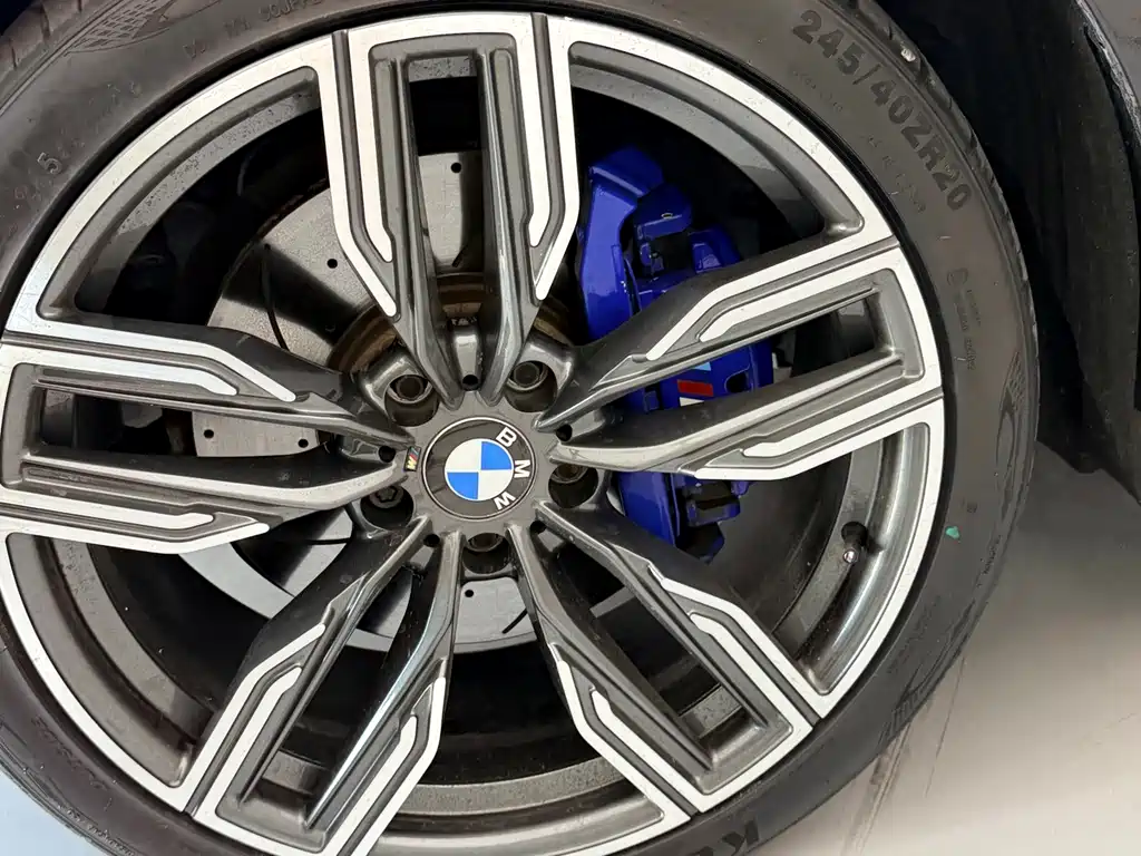 BMW 7 Series — миниатюра 7