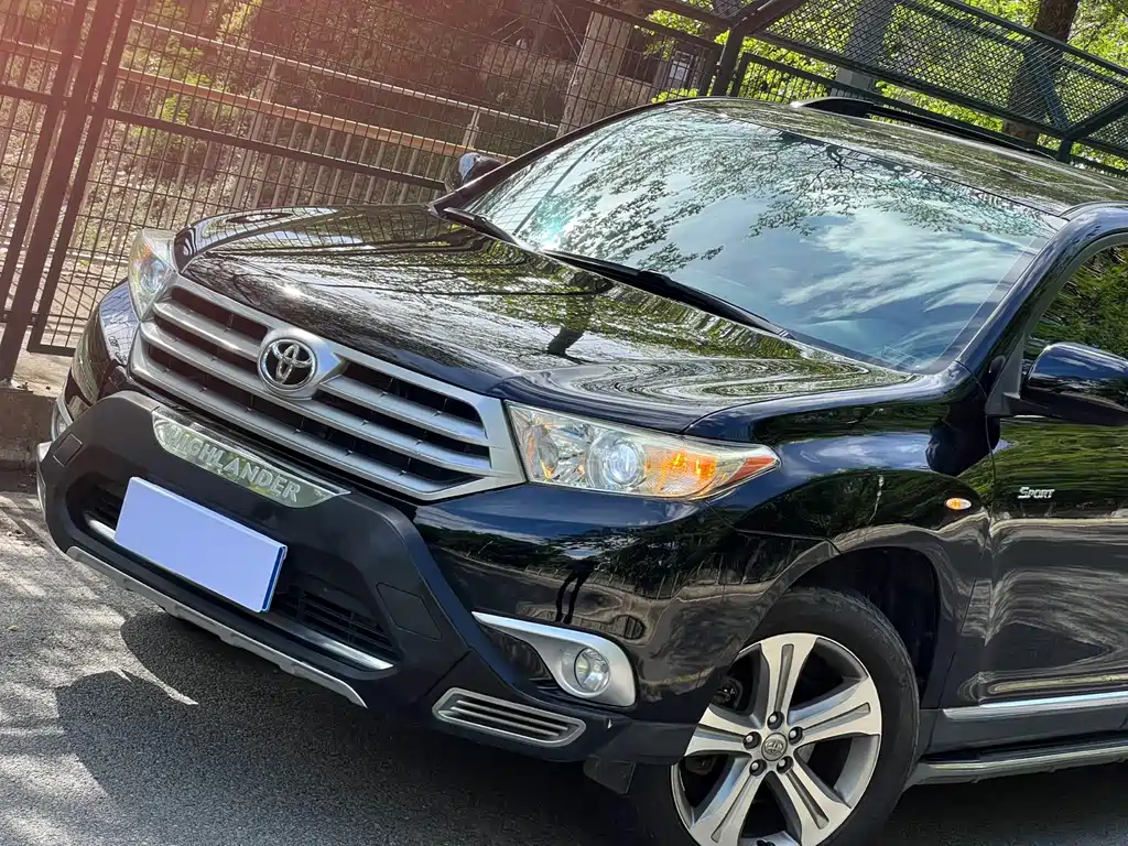 Toyota Highlander 2012 2.7L 7 мест Luxury