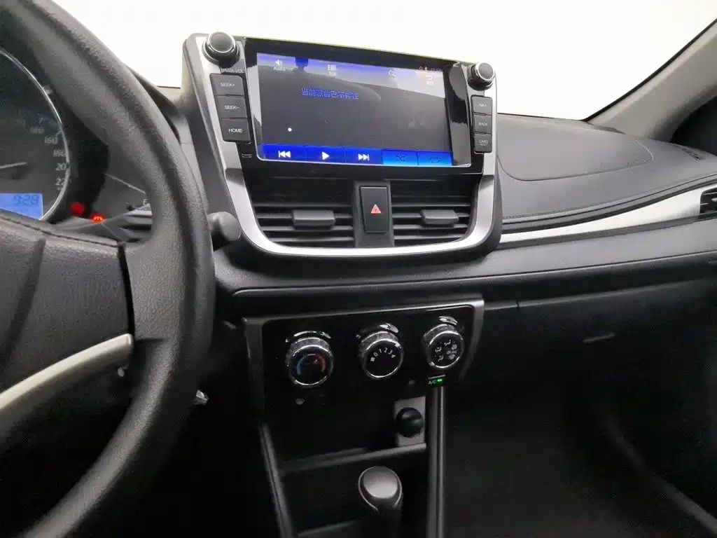 Toyota Yaris L — миниатюра 12