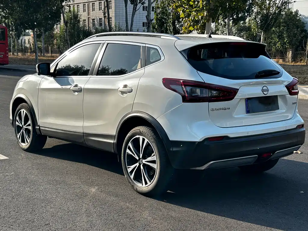 Nissan Qashqai — миниатюра 6