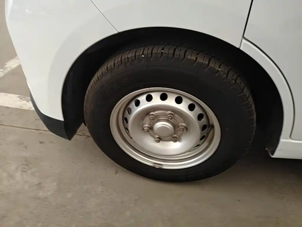 Wuling Yangguang — миниатюра 23