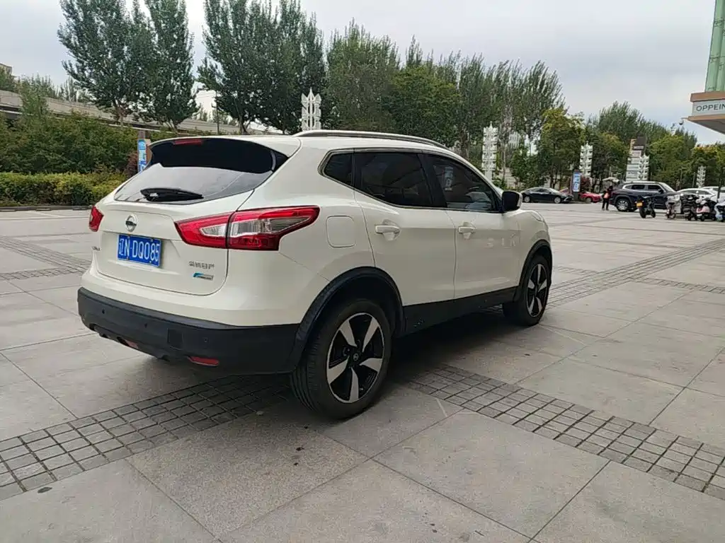 Nissan Qashqai — миниатюра 4
