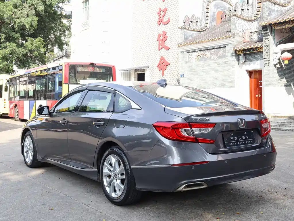 Honda Accord — миниатюра 9