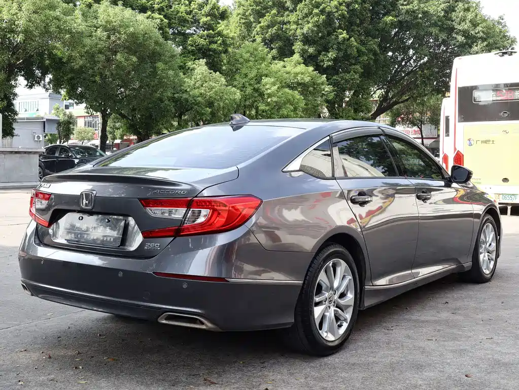 Honda Accord — миниатюра 7