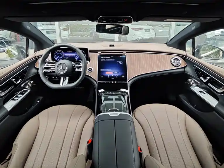 Mercedes-Benz EQE 2025 500 4MATIC