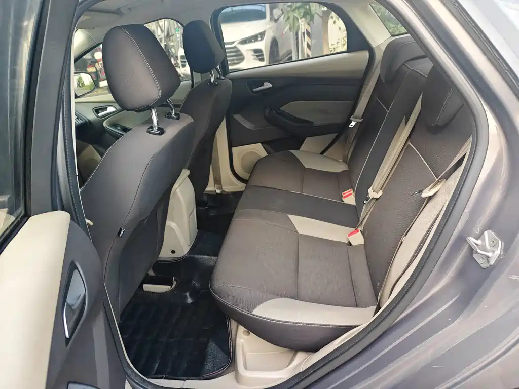 Ford Focus — миниатюра 14