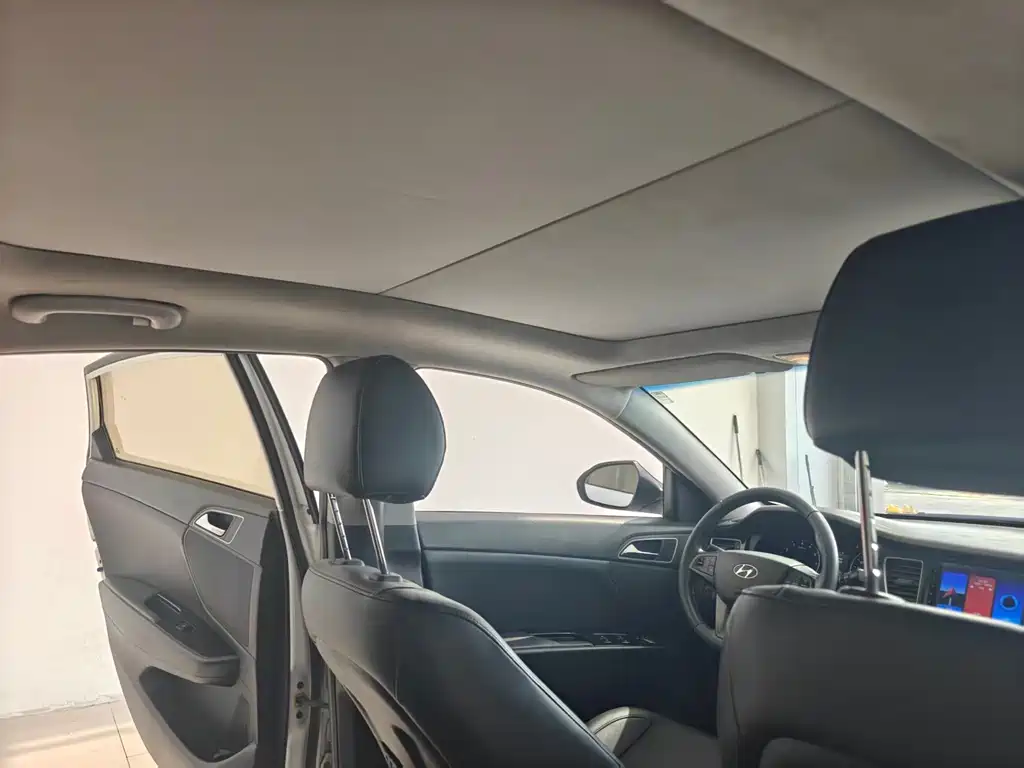 Hyundai Mistra — миниатюра 12