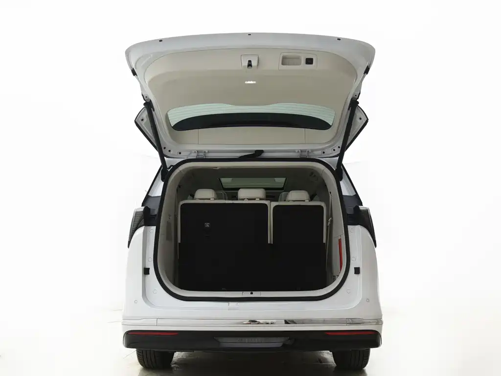 Buick GL8 Hybrid — миниатюра 7