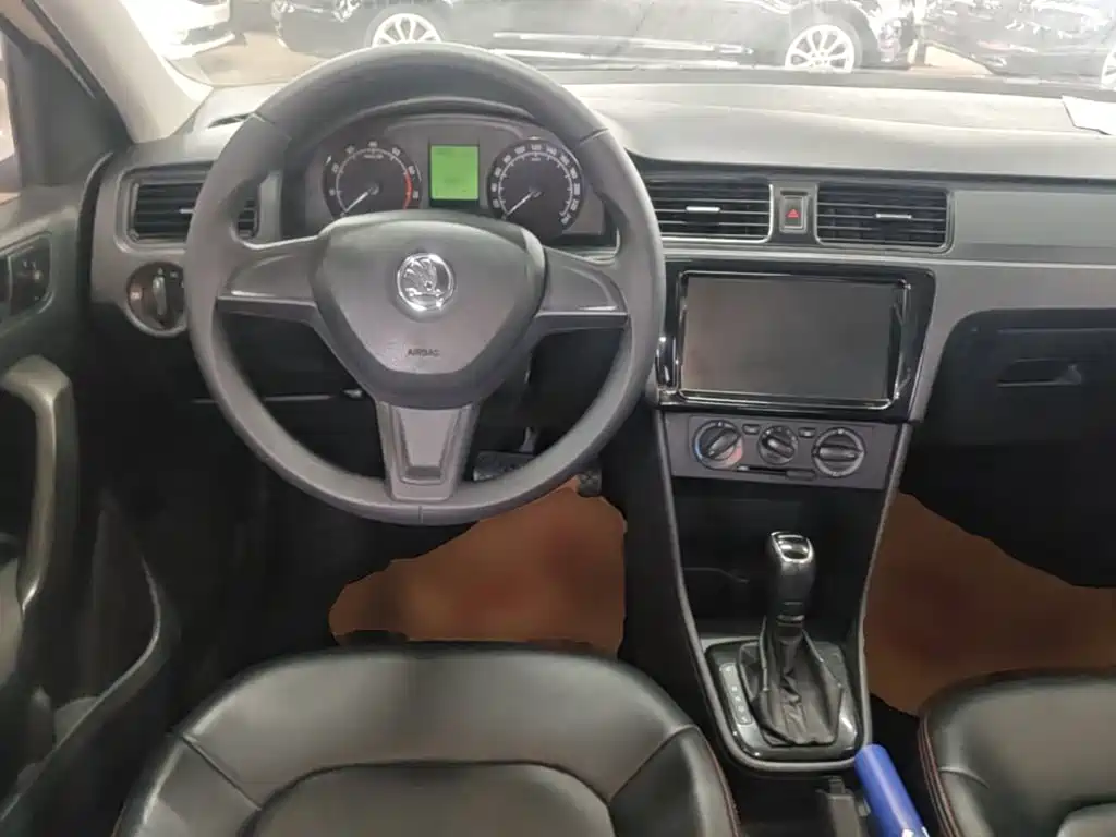 Skoda Rapid Spaceback — миниатюра 11