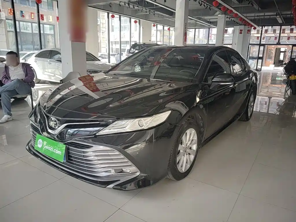Toyota Camry — миниатюра 2