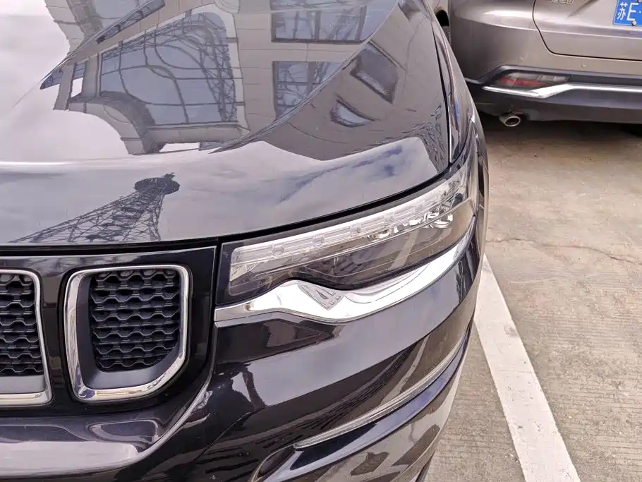 Jeep Grand Commander — миниатюра 5