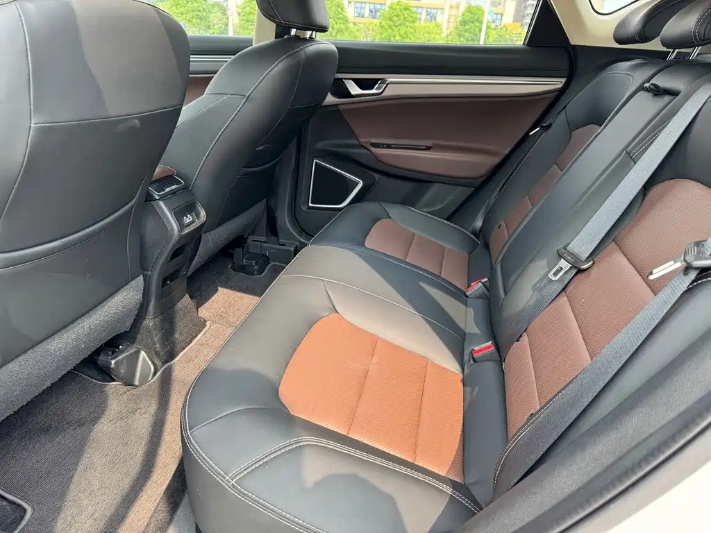 Geely Emgrand GS — миниатюра 10