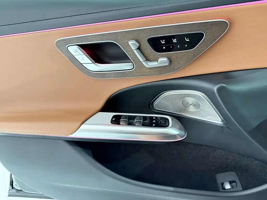 Mercedes-Benz E-Class — миниатюра 16