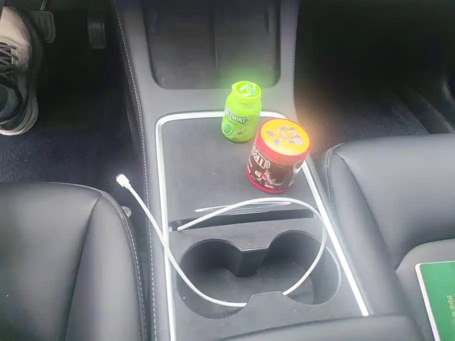 Tesla Model 3 — миниатюра 12