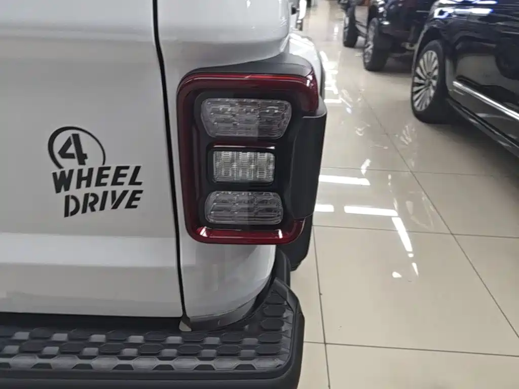 Jeep Gladiator — миниатюра 8