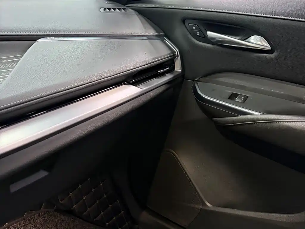 Cadillac XT4 — миниатюра 15