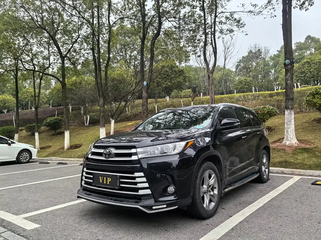TOYOTA HIGHLANDER