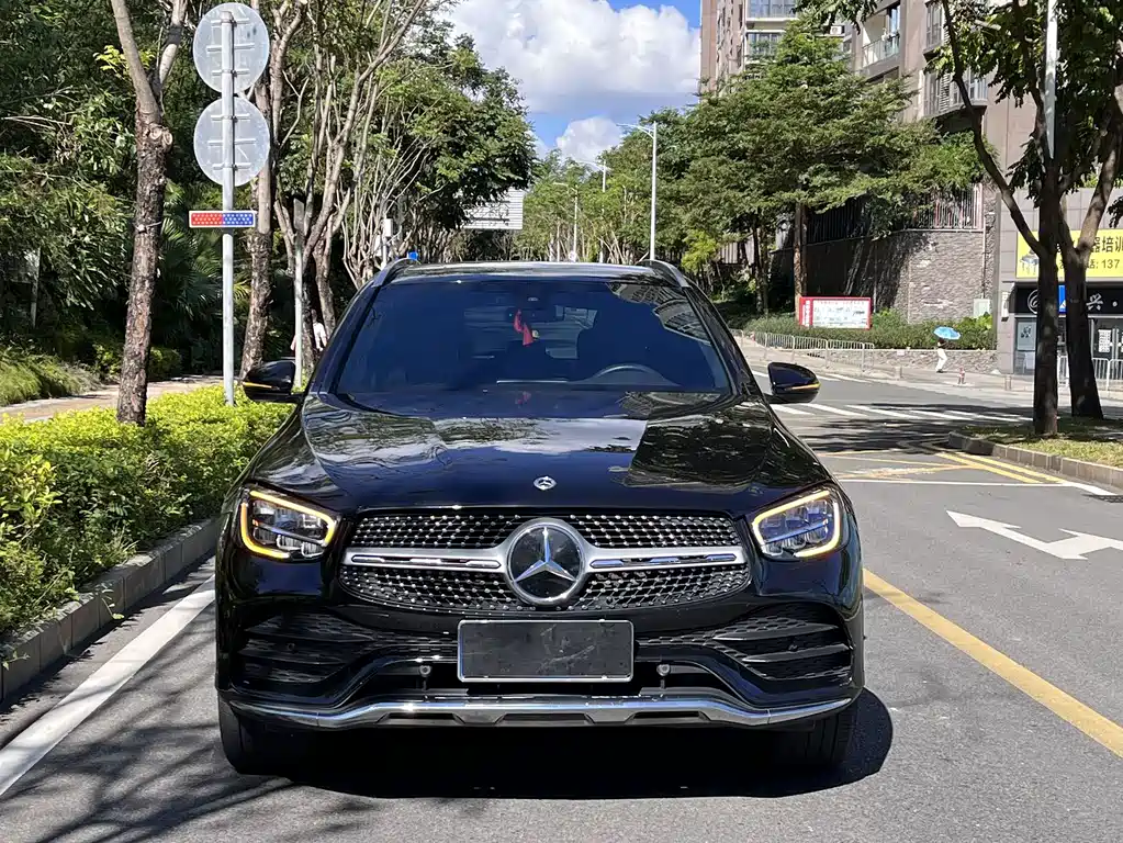 MERCEDES-BENZ GLC