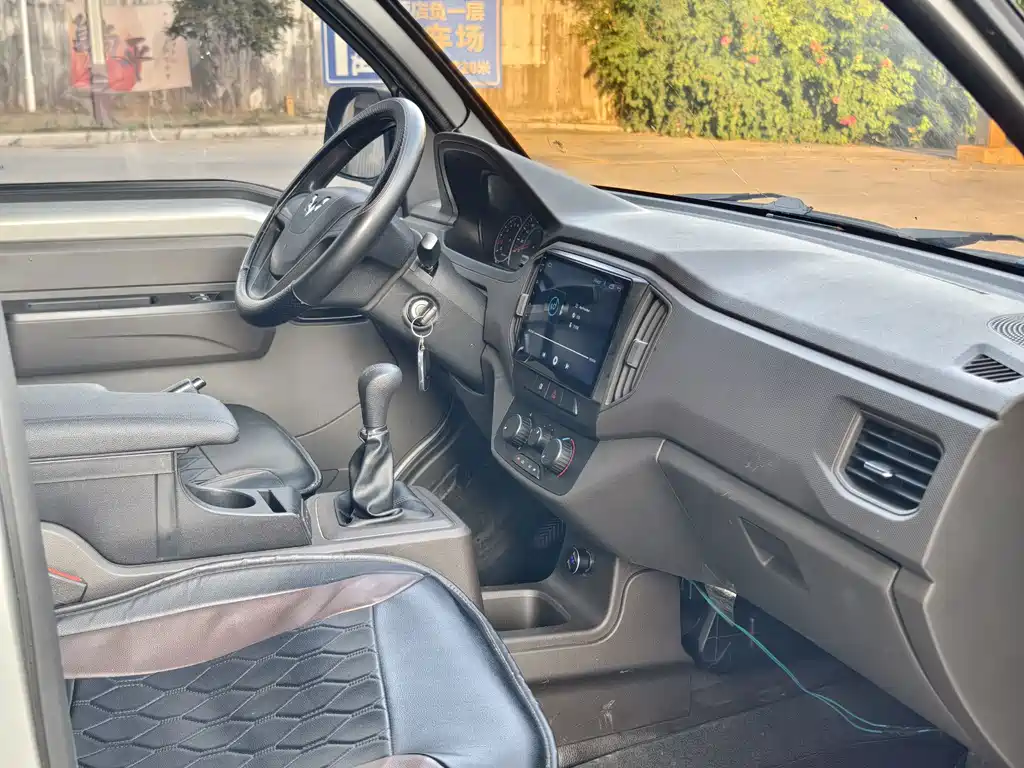 Wuling Rongguang New Truck — миниатюра 9