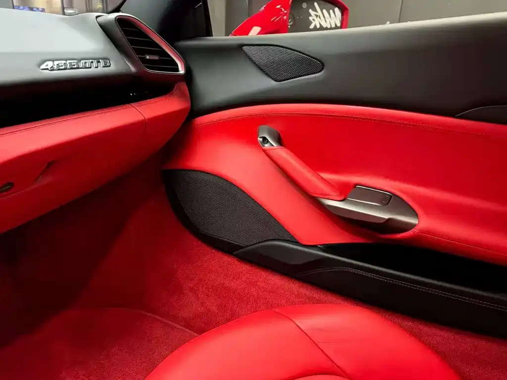 Ferrari 488 — миниатюра 7