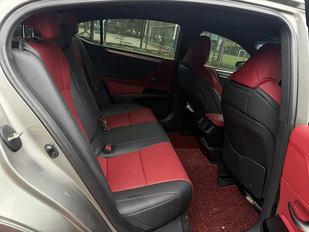 Lexus ES — миниатюра 16