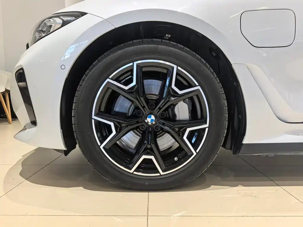 BMW i3 — миниатюра 13
