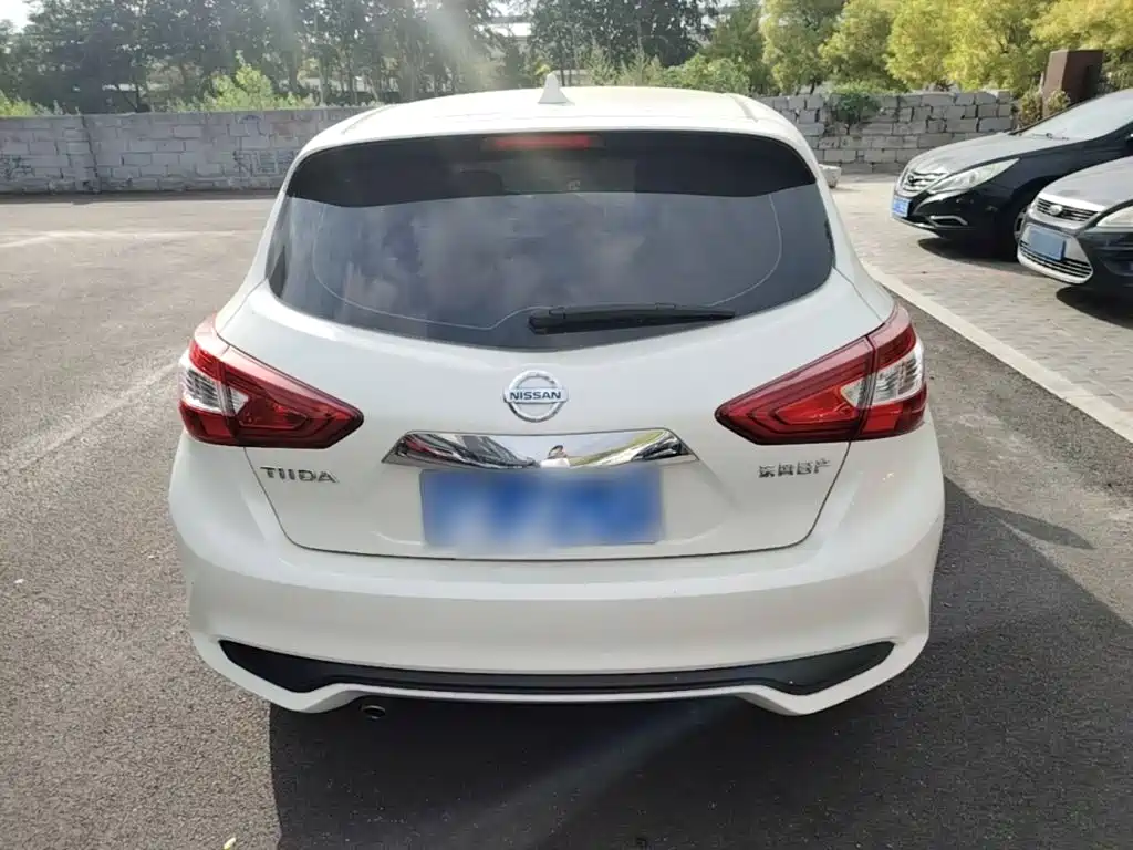 Nissan Tiida — миниатюра 6