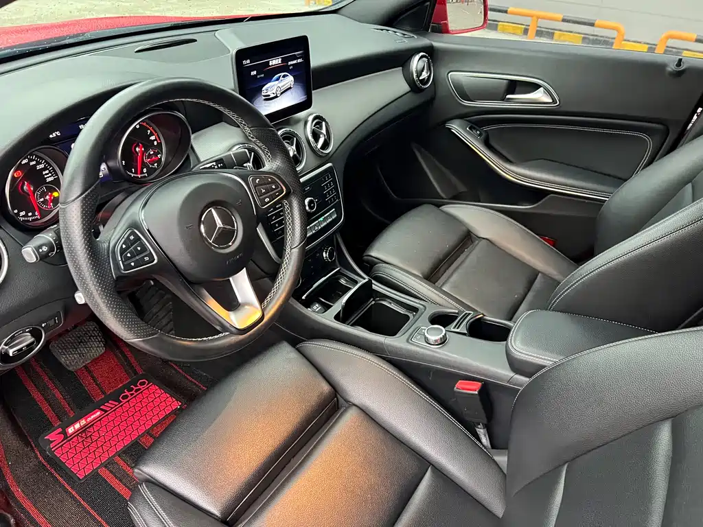 MERCEDES-BENZ CLA