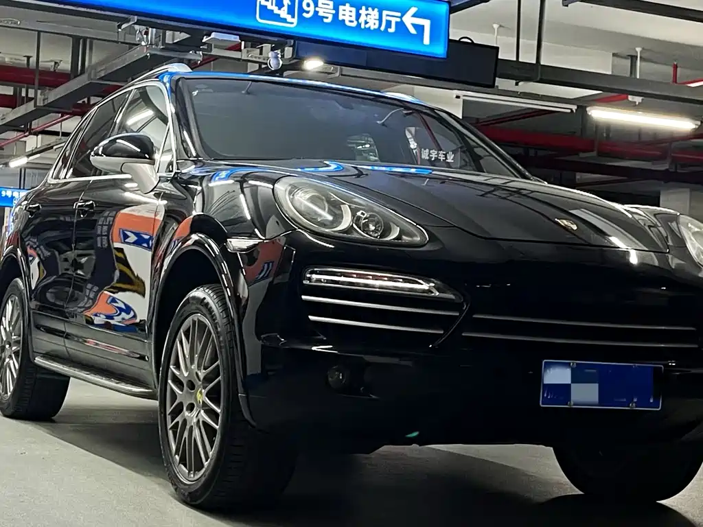 Porsche Cayenne — миниатюра 3