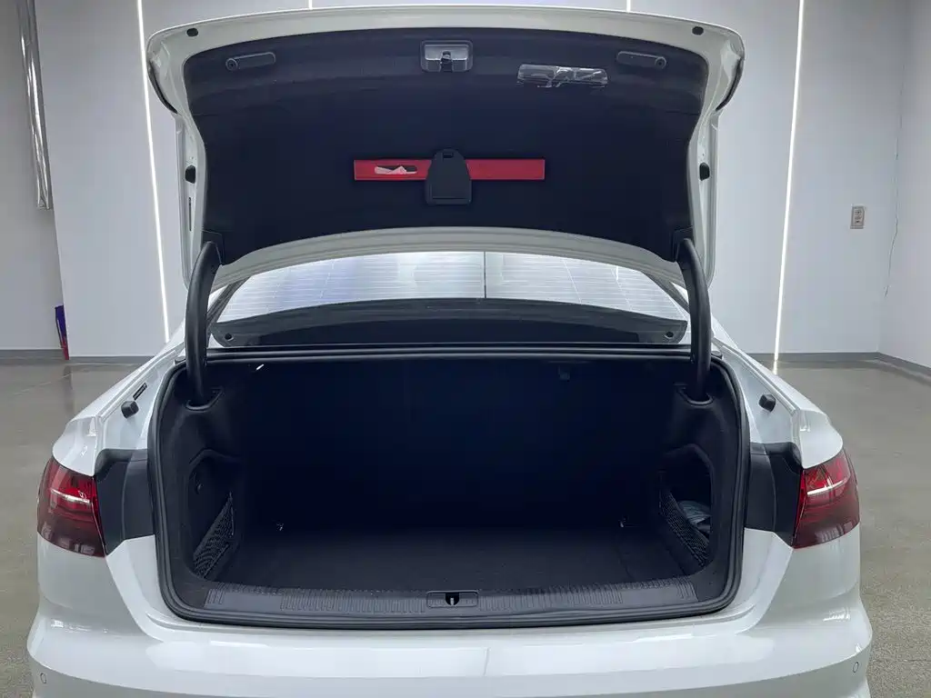 Audi A4L — миниатюра 10
