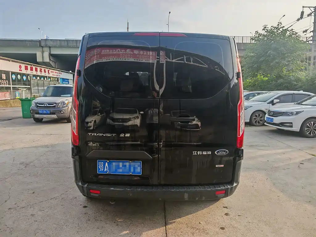 Ford Transit — миниатюра 6
