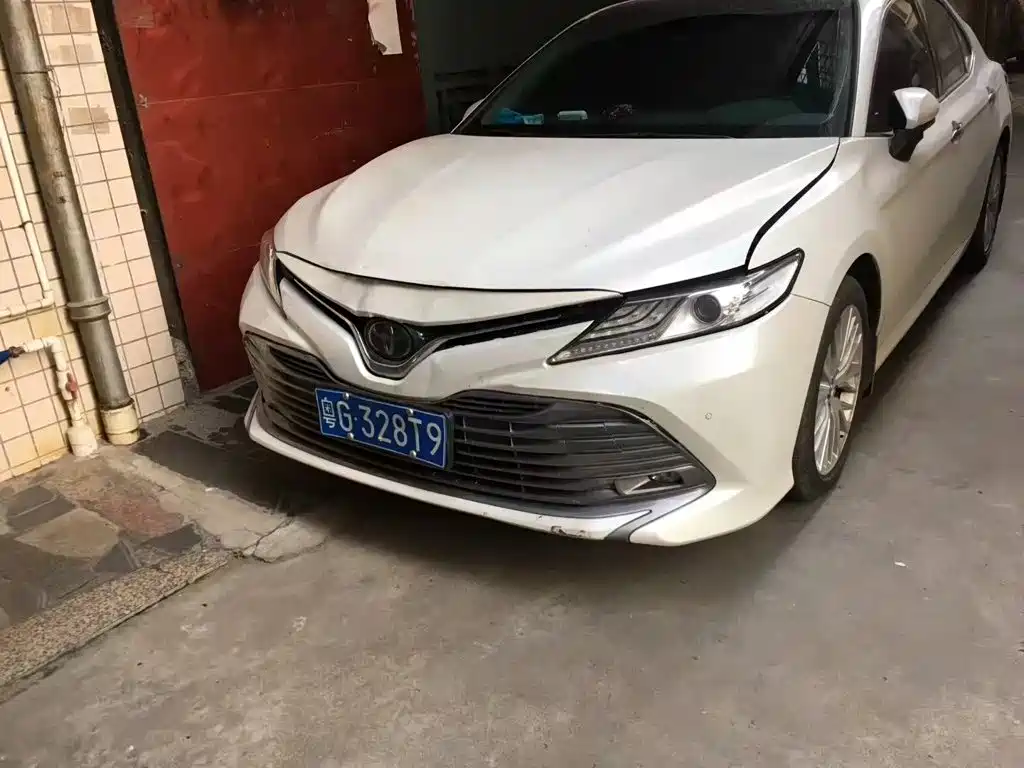 Toyota Camry — миниатюра 6