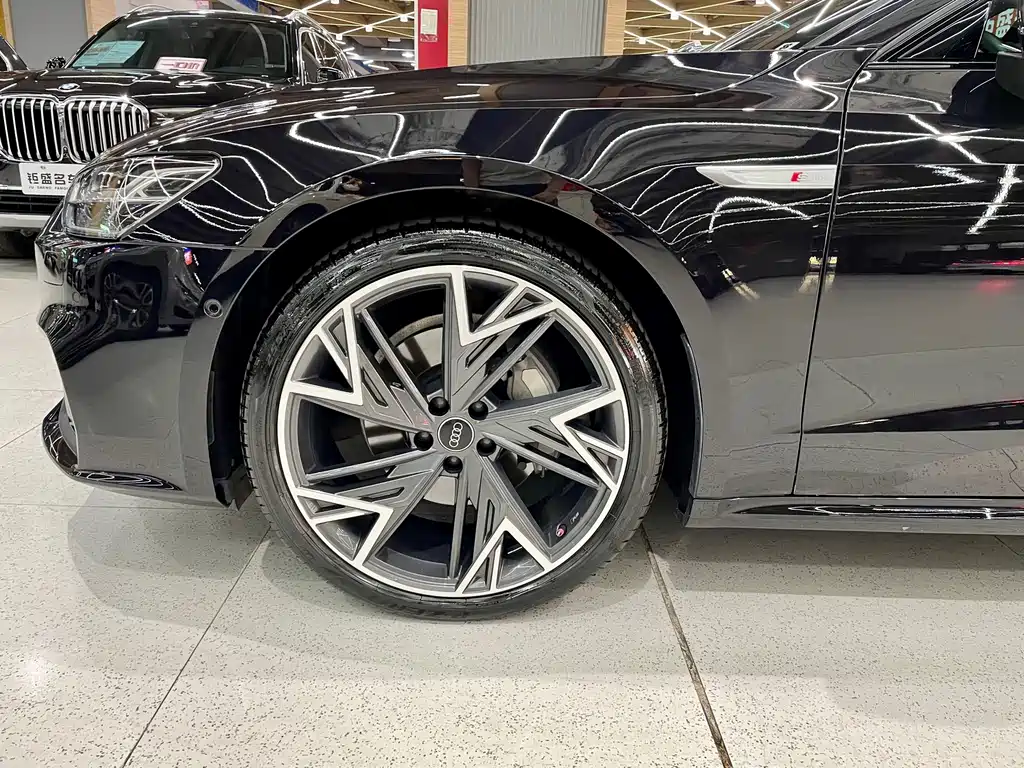 Audi A7L — миниатюра 4