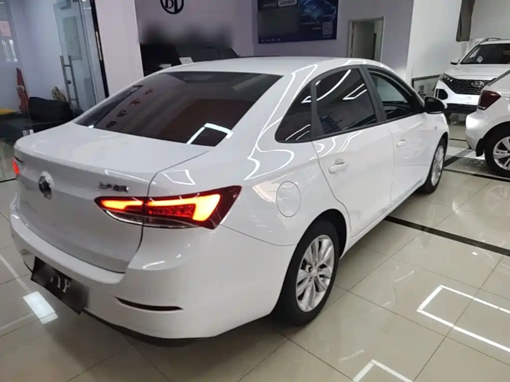 Buick Excelle — миниатюра 7