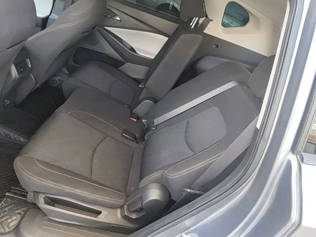 Chevrolet Volando — миниатюра 17