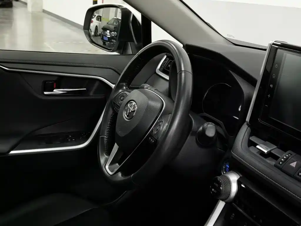 Toyota RAV4 — миниатюра 22