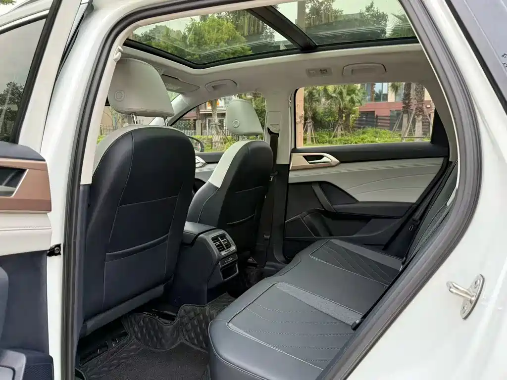 Volkswagen Tharu — миниатюра 8