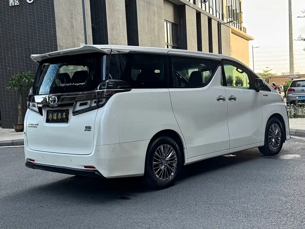 Toyota Vellfire 2020 2.5L HV Luxury