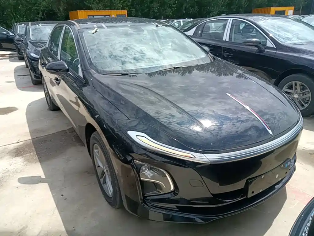 Hongqi E-QM5 2025 610km PLUS