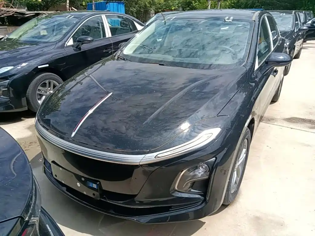 Hongqi E-QM5 2025 610km PLUS
