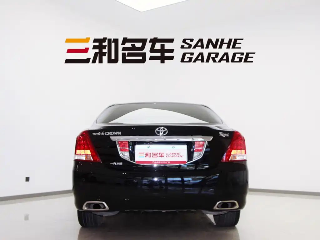 Toyota Crown — миниатюра 6