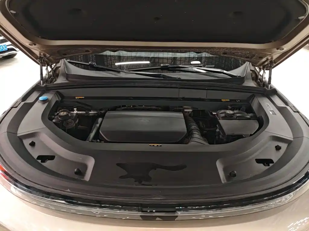 Li Auto Li L8 — миниатюра 20