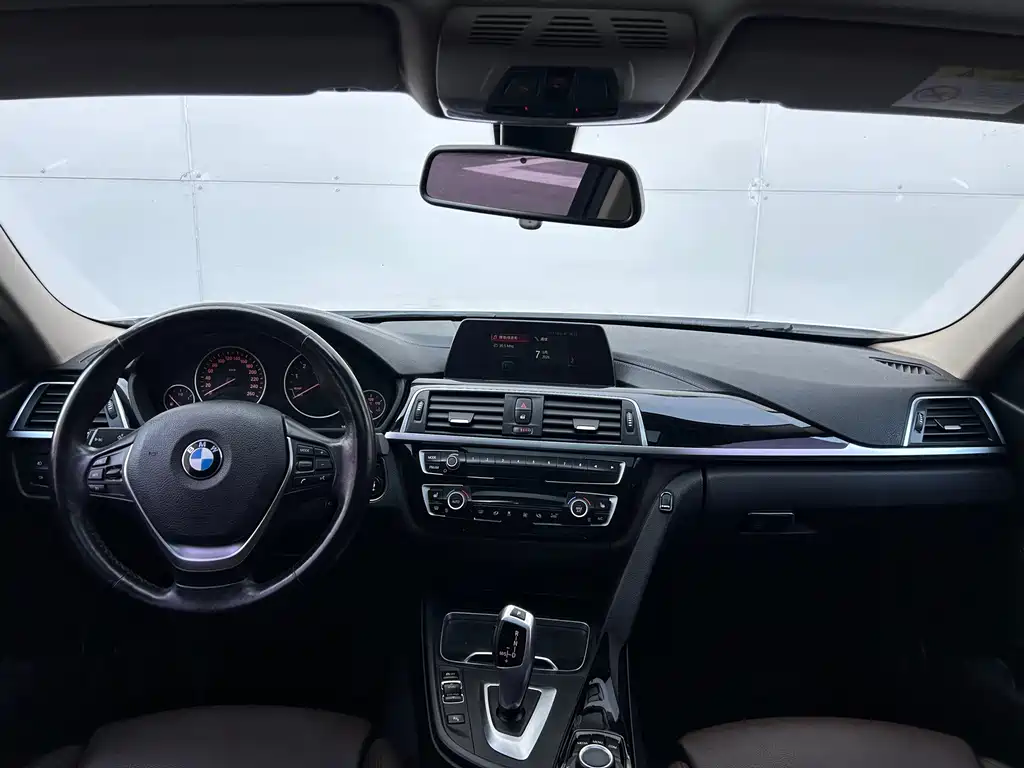 BMW 3 Series — миниатюра 14