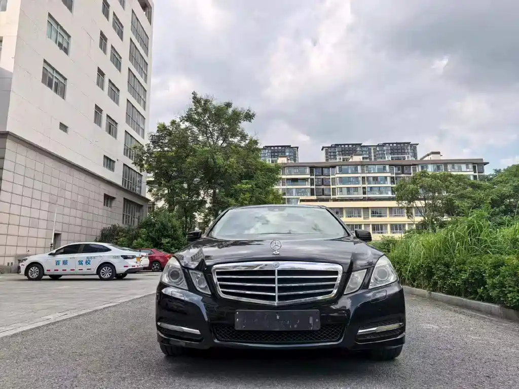 Mercedes-Benz E-Class — миниатюра 2