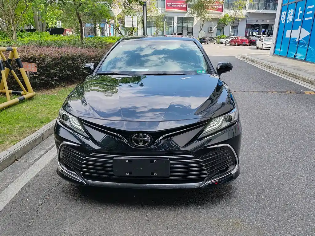 Toyota Camry 2.0G Luxury Edition, фото 2