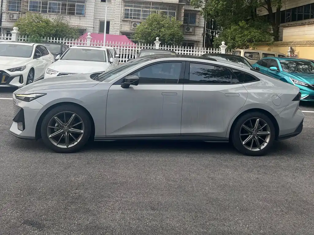 Changan UNI-V 1.5T 500Bar Premium Type, фото 3