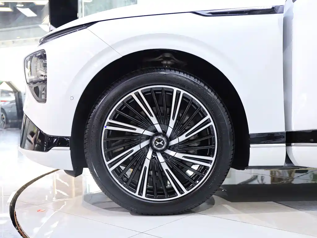 XPeng G9 — миниатюра 7
